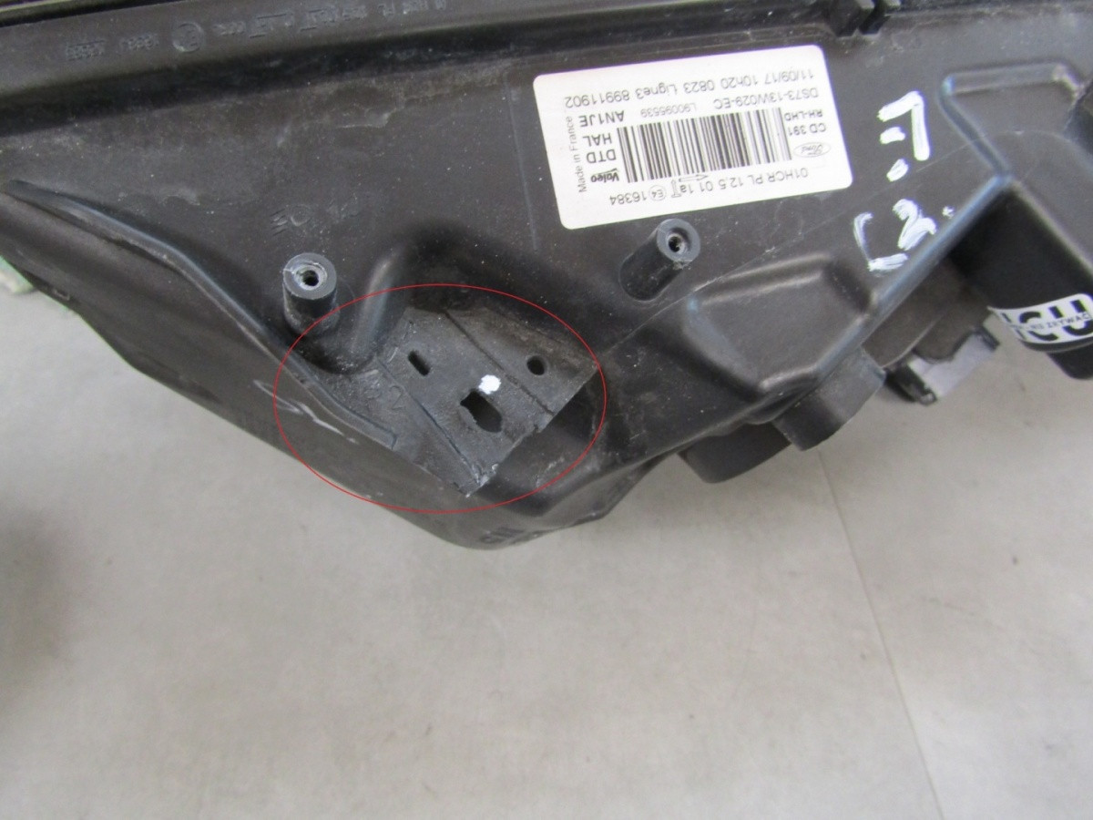 KOPLAMP FORD MONDEO MK5 STANDAARD LENS RH 14-19 DS73-13W029-EC S1794/F110