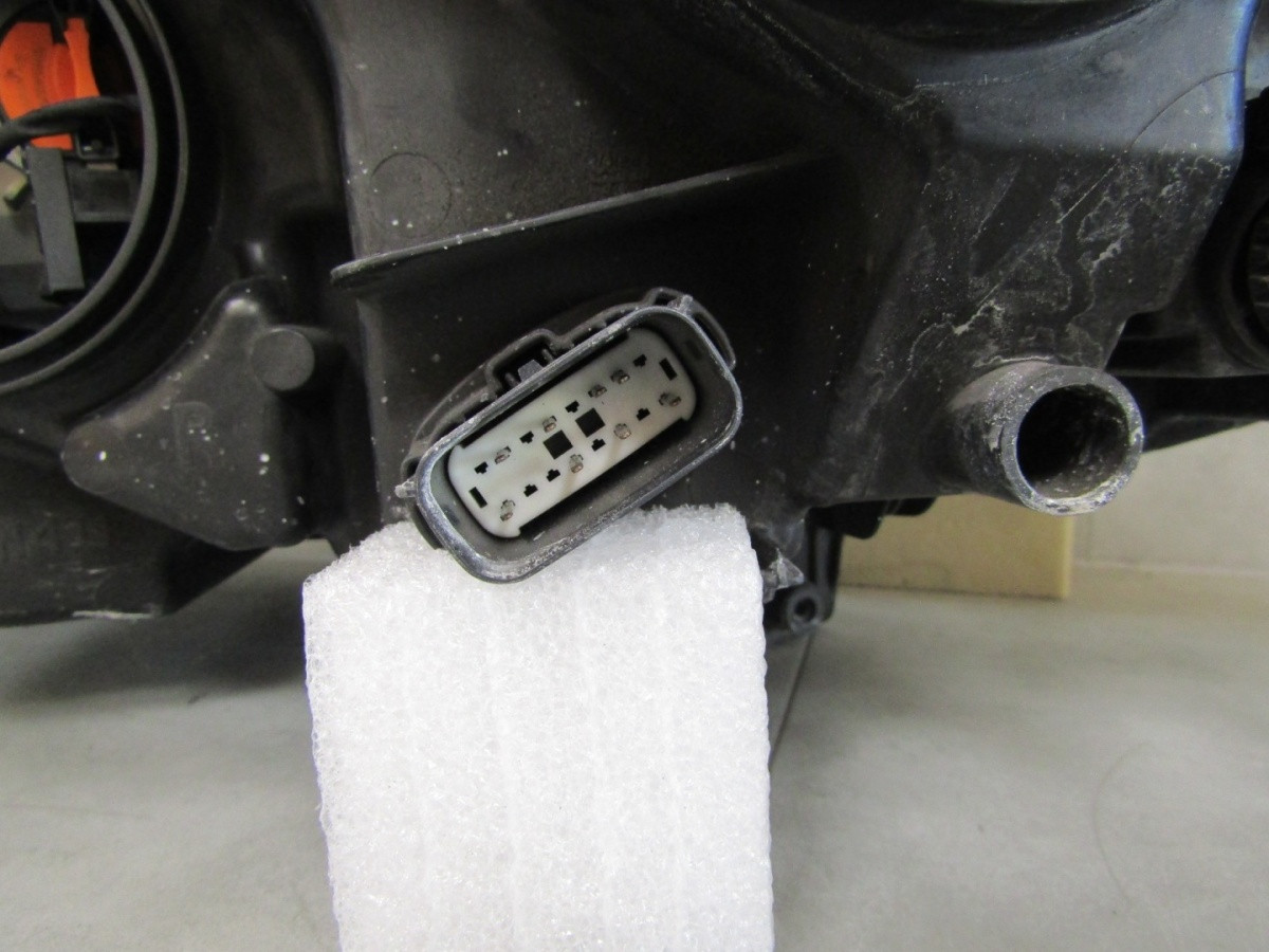 KOPLAMP FORD MONDEO MK5 STANDAARD LENS RH 14-19 DS73-13W029-EC S1794/F110