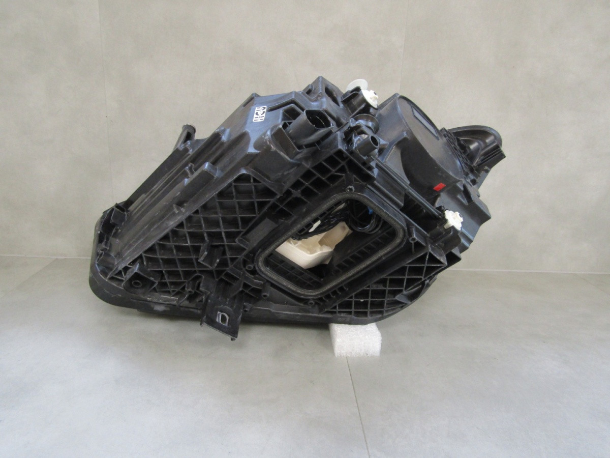 KOPLAMP MERCEDES B-KLASSE W247 FACELIFT MULTIBEAM 23- RH S836/E1