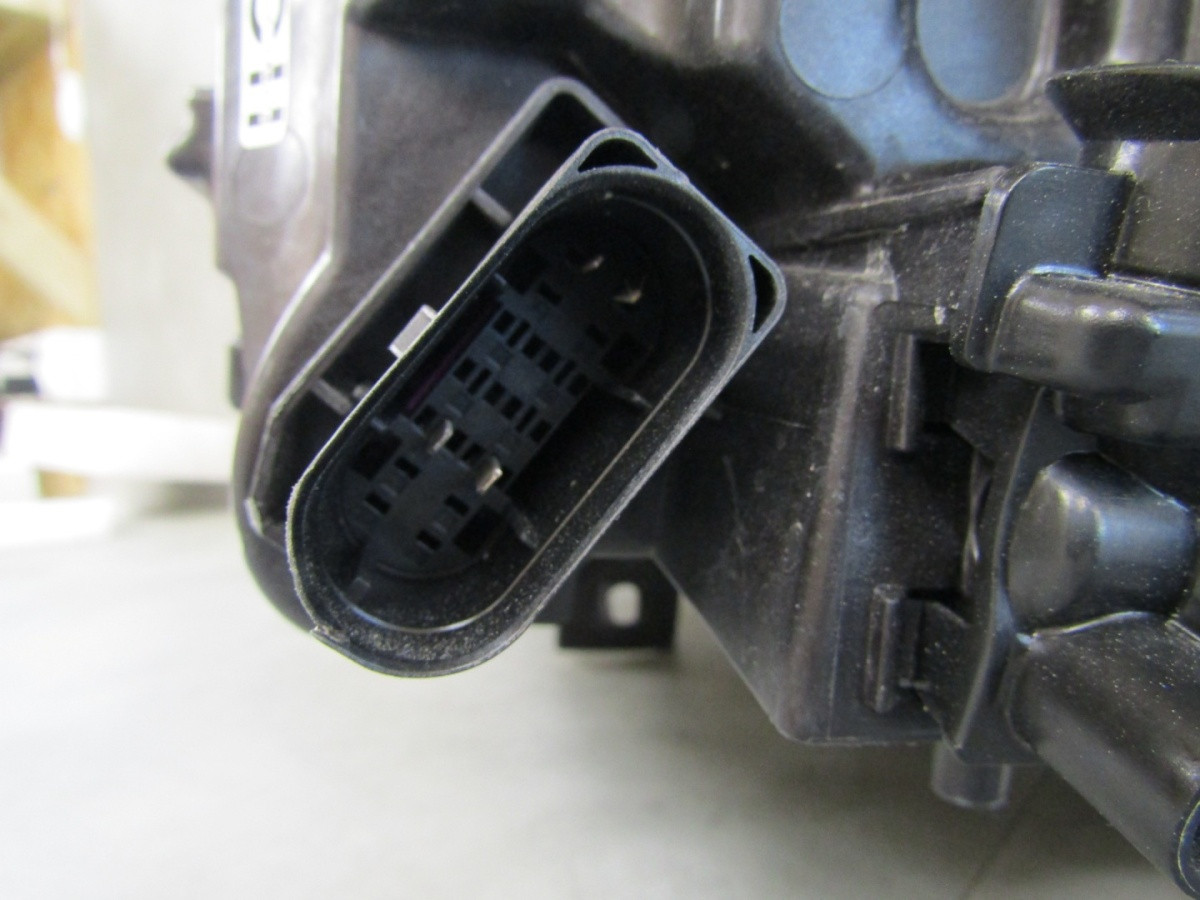 KOPLAMP MERCEDES B-KLASSE W247 FACELIFT MULTIBEAM 23- RH S836/E1