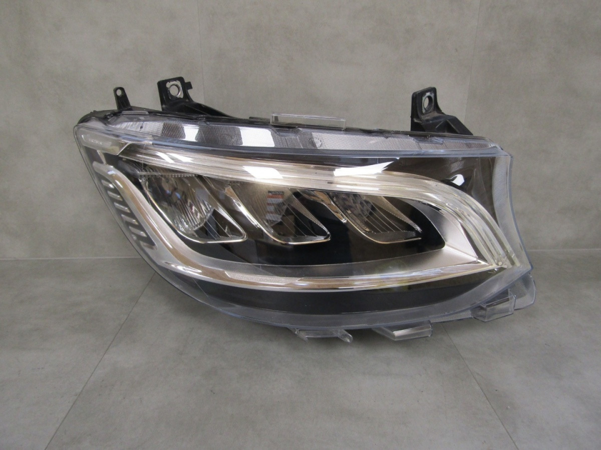 Koplamp MERCEDES SPRINTER W910 W907 LED RECHTS 18- A9109067200 Z154/K4/4E