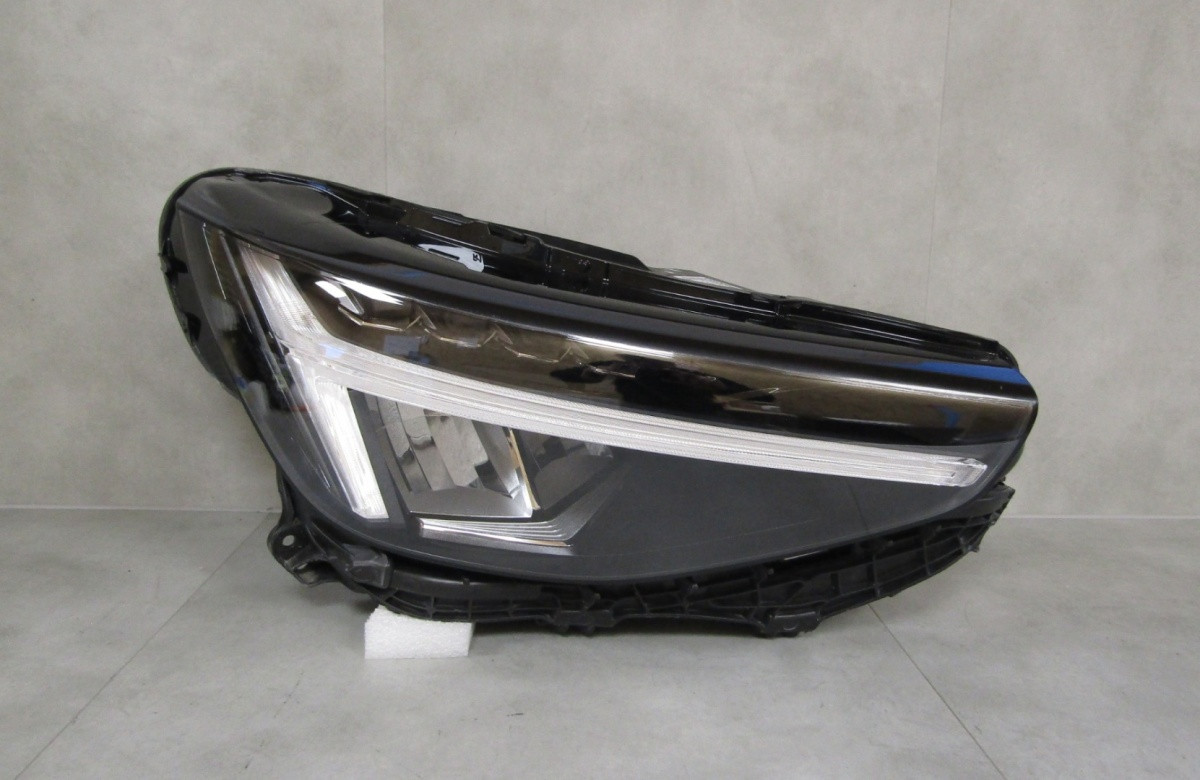 KOPLAMP VOLVO XC40 FACELIFT VOLLEDIGE LED BASIS 22- RH RECHTS 3240466 S1845//E31