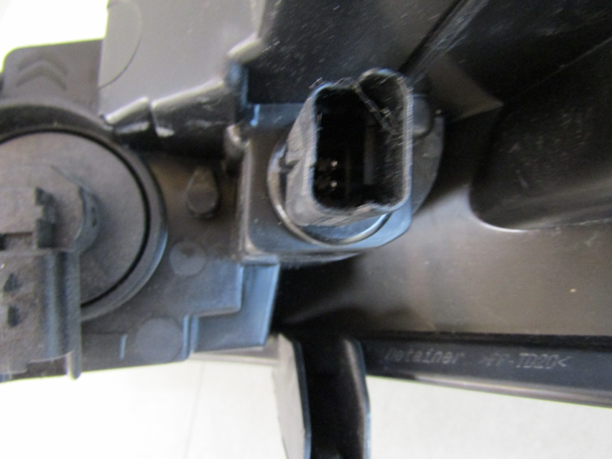 KOPLAMP CITROEN C3 III FACELIFT LED DRL RH 20-24 9833480480-03 A995/4K/5D