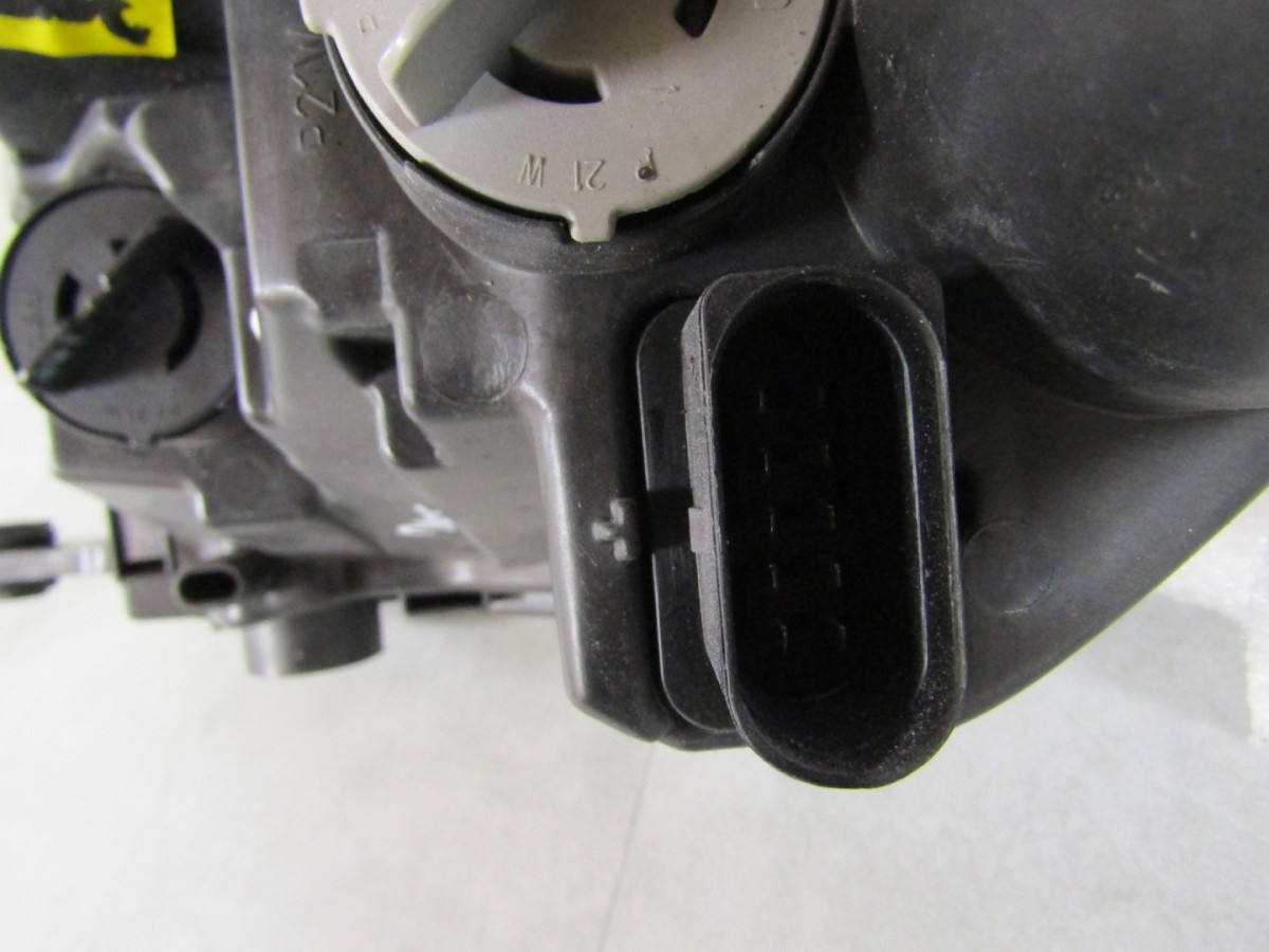 KOPLAMP STOEL TOLEDO 4 IV STANDAARD 12-15 RH 6JB941016 A445/C142