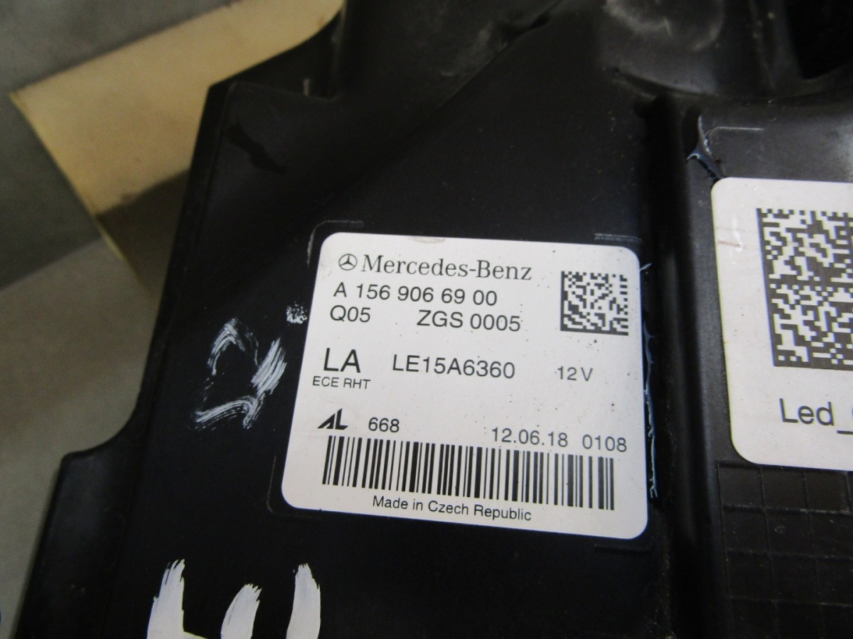 KOPLAMP MERCEDES GLA W156 FACELIFT VOLLEDIGE LED-PRESTATIES 17-20 LH A1569066900 S1796/E105