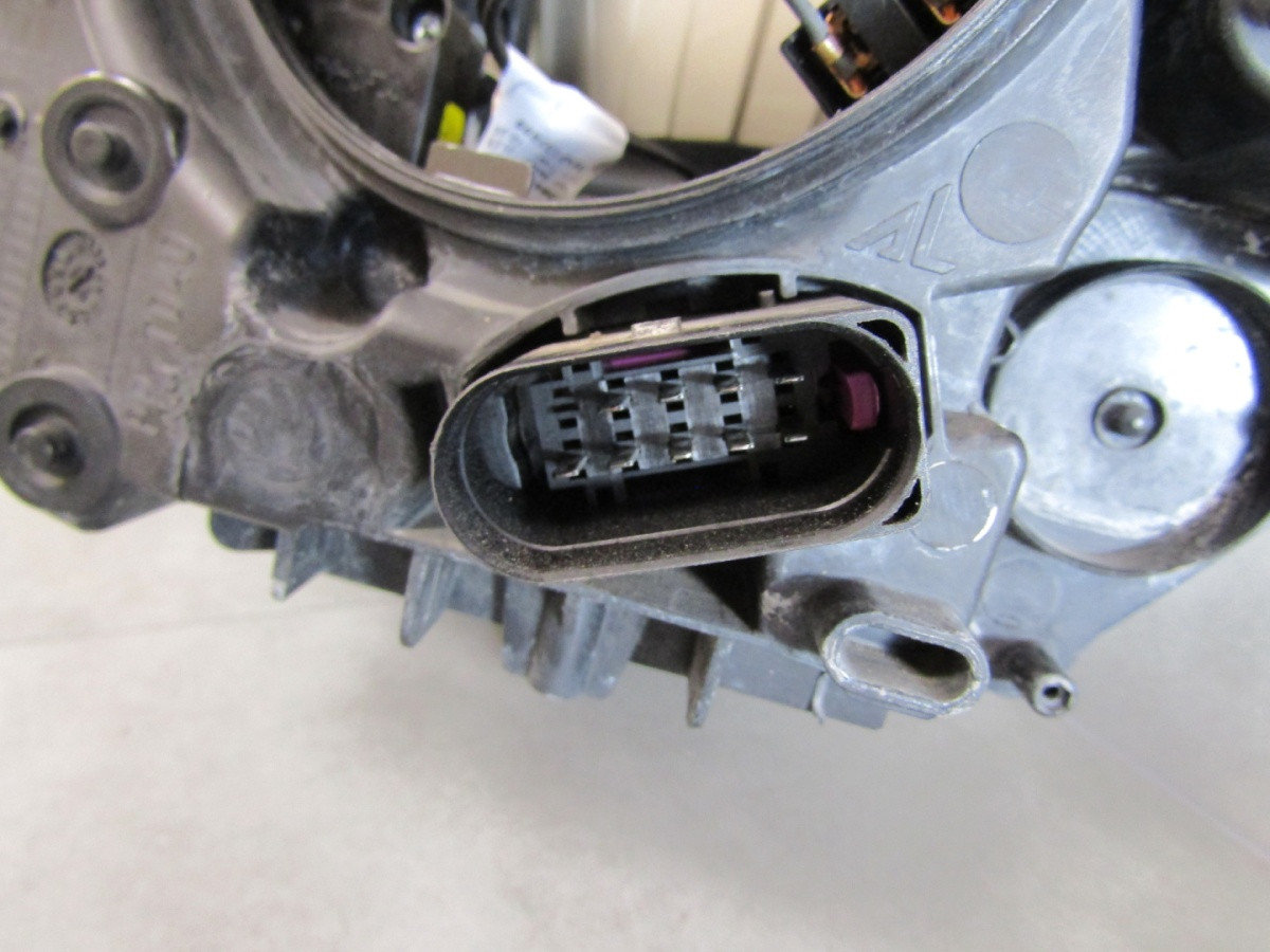 KOPLAMP SKODA YETI FACELIFT STANDAARD 12- RH RECHTS A963/5K/16C