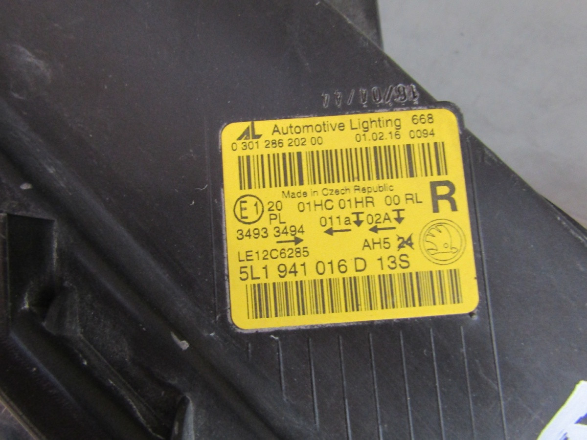 KOPLAMP SKODA YETI FACELIFT STANDAARD 12- RH RECHTS A963/5K/16C