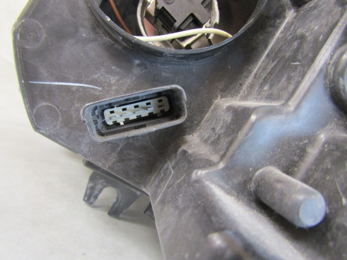 KOPLAMP NISSAN QASHQAI I STANDAARD RECHTS 06-09 26010JD90A A1144/4K/15E