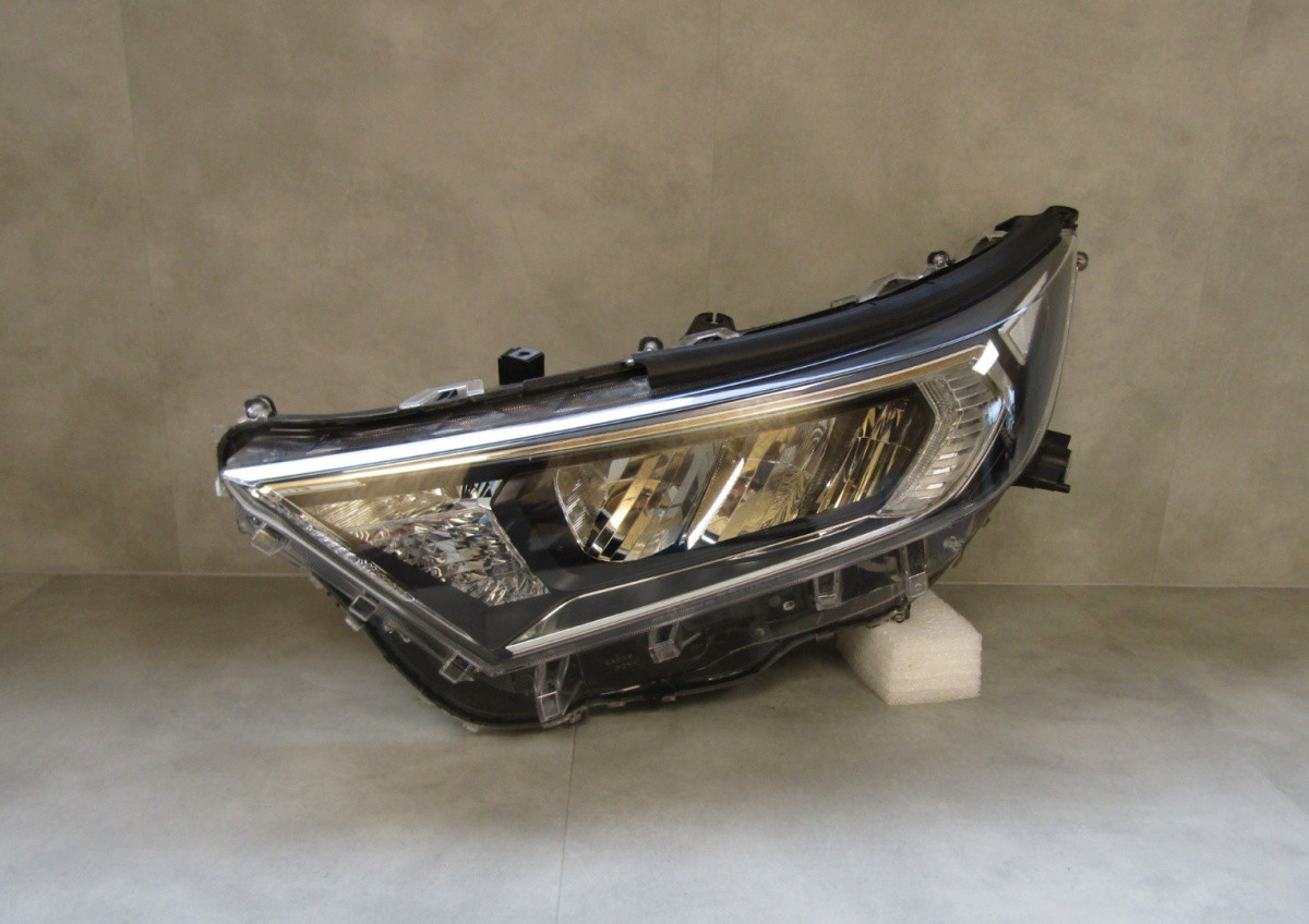 KOPLAMP TOYOTA RAV4 IV 5 V LED 19-21 LH S195/K4 2G