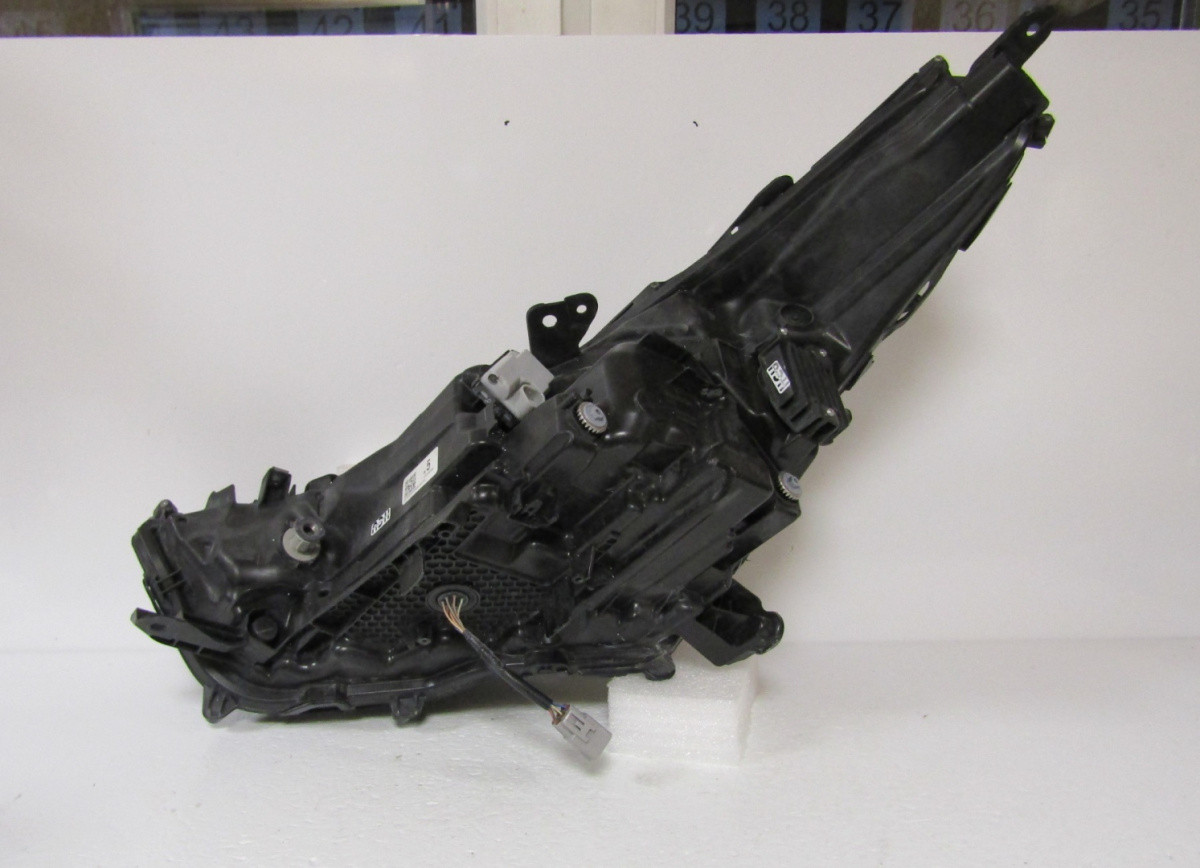 KOPLAMP TOYOTA HIGHLANDER 4 IV XU70 VOLLEDIGE LED 19- RH A304/B83