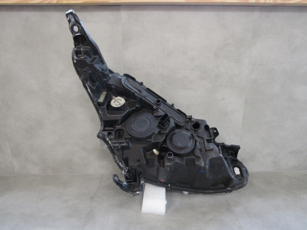 KOPLAMP Peugeot 208 1 I Facelift STANDAARD LENS + LED 15-19 LH 9810805780 Q666/K5 11E