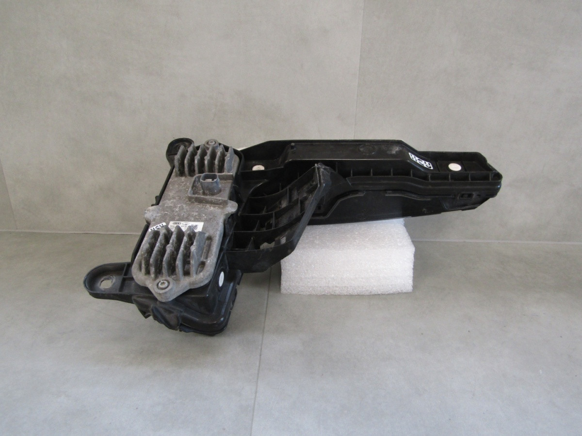 Koplamp AUDI Q7 E TRON LED DRL HALOGEN LH 4M0941055 Q793/C44