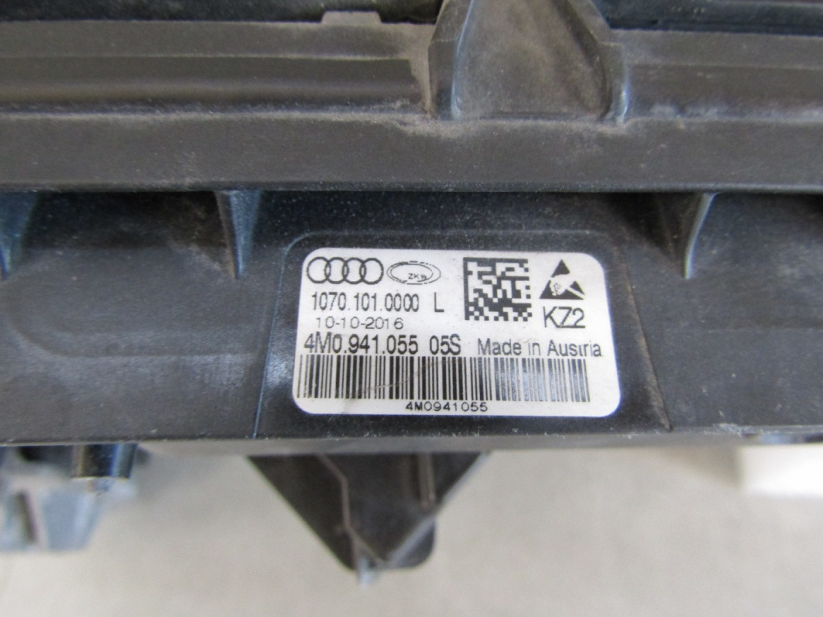 Koplamp AUDI Q7 E TRON LED DRL HALOGEN LH 4M0941055 Q793/C44