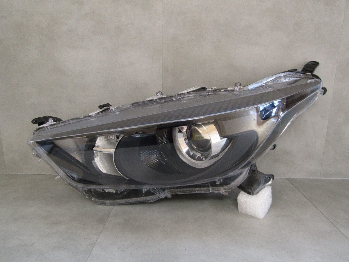 Koplamp Toyota Yaris 4 IV MAZDA 2 REGULAR LENS 20- LH Q1051/K5 13G