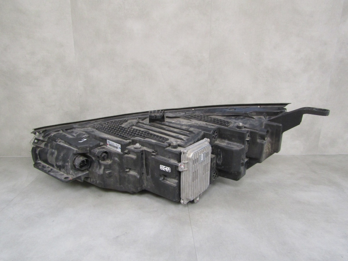 KOPLAMP BYD TANG II 2 VOLLEDIGE LED 18- RH STE-4121020C S693/K5/14G