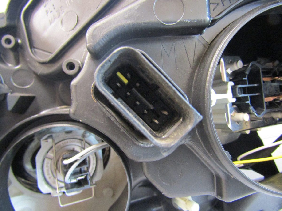 Koplamp Peugeot 208 1 I Facelift STANDAARD LENS + LED 15-19 RH 9810805880 Q757/K5 10A