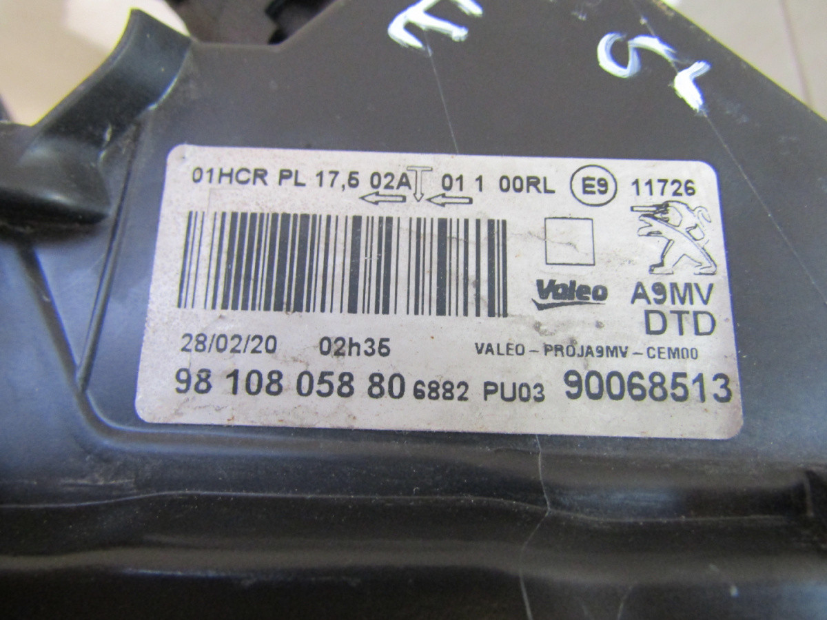 Koplamp Peugeot 208 1 I Facelift STANDAARD LENS + LED 15-19 RH 9810805880 Q757/K5 10A