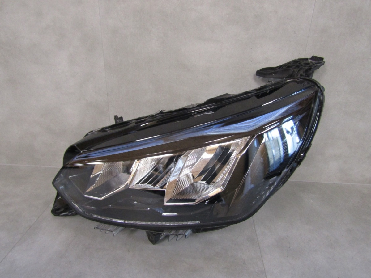 Koplamp Peugeot 208 II 2 LED 19-23 LH Links 9833036380 Q1603/K4 12B