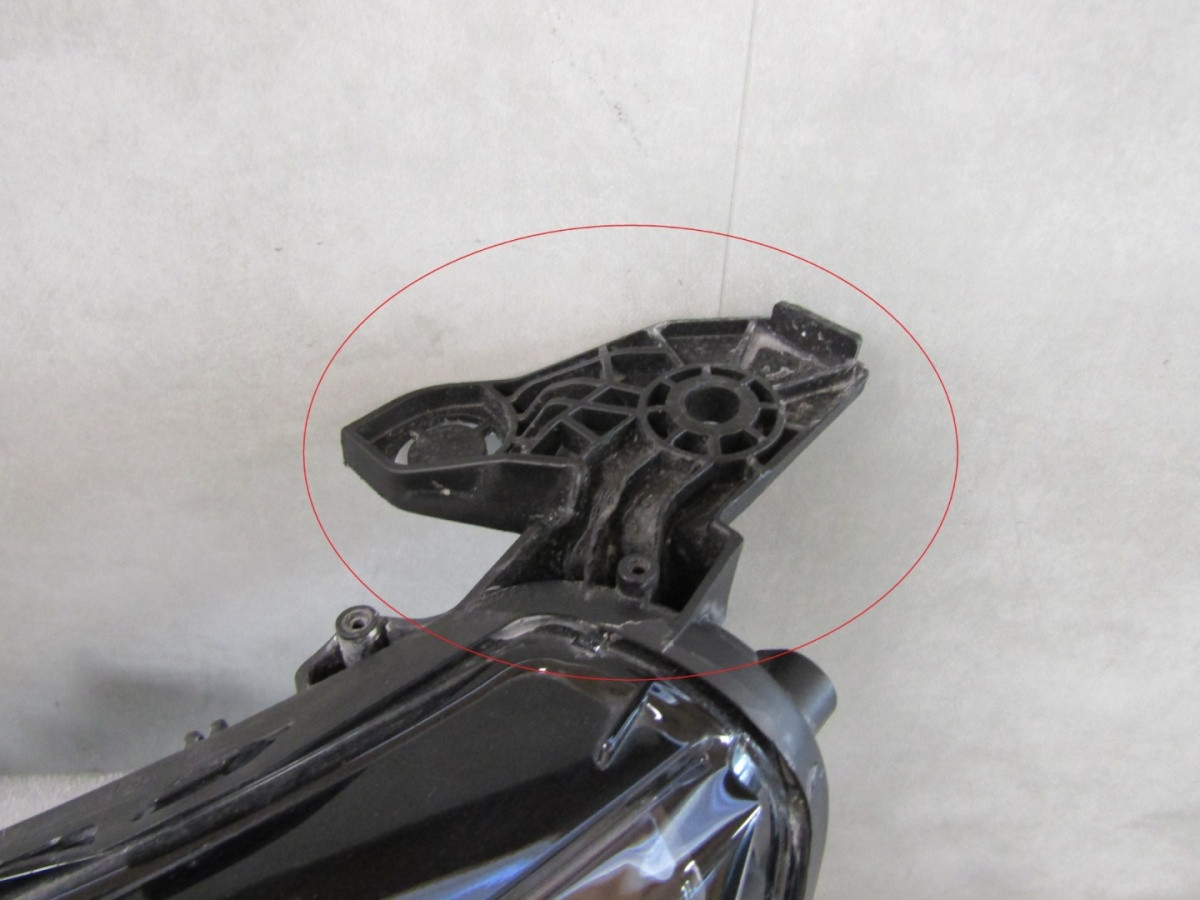 Koplamp Peugeot 208 II 2 LED 19-23 LH Links 9833036380 Q1603/K4 12B