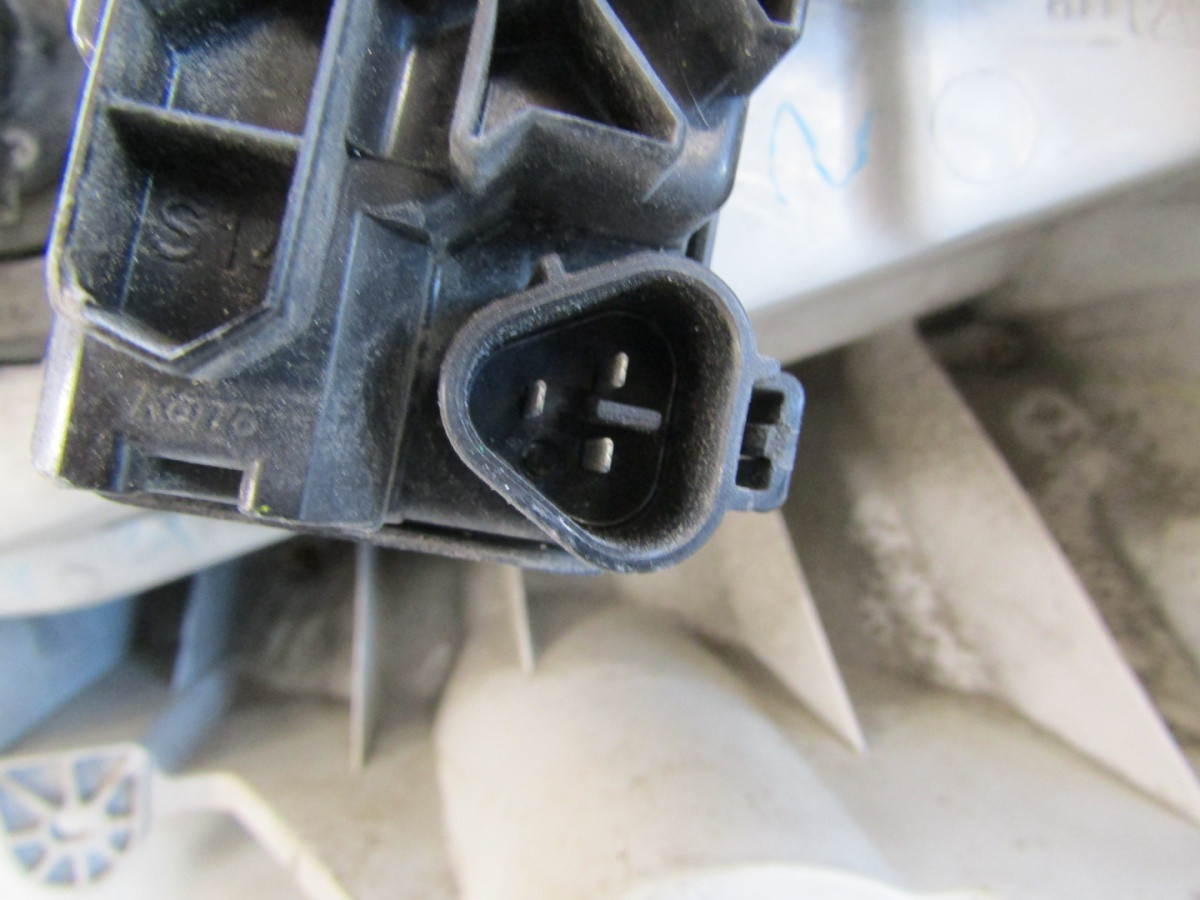 KOPLAMP Isuzu D MAX 2 II REGULAR LENS 11-15 RH 100-17218R Q797/B21