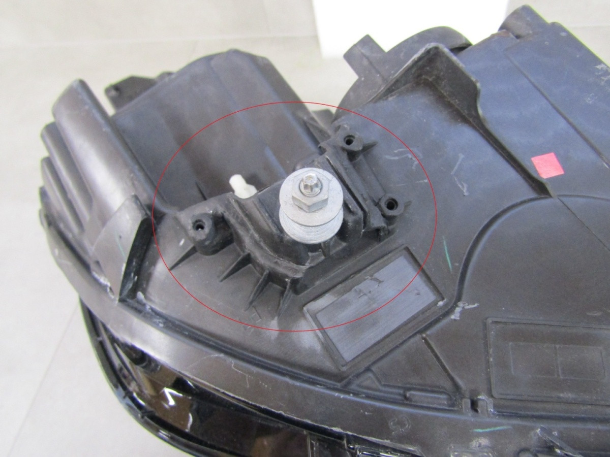 Koplamp Peugeot 208 II 2 LED 19-23 LH LINKS9833036380 Q1602/K4 15F