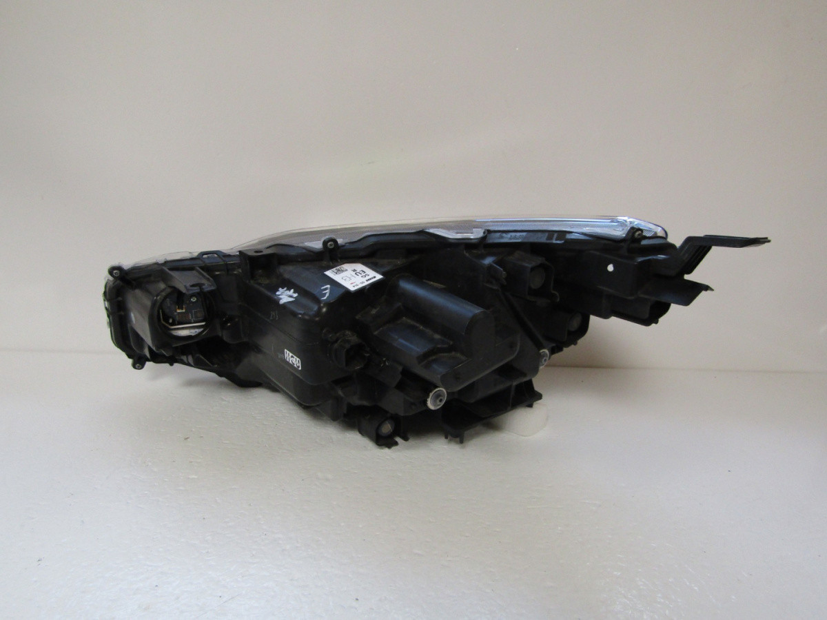 Koplamp Toyota Yaris Cross FULL LED 17-22 RH Q62/E69