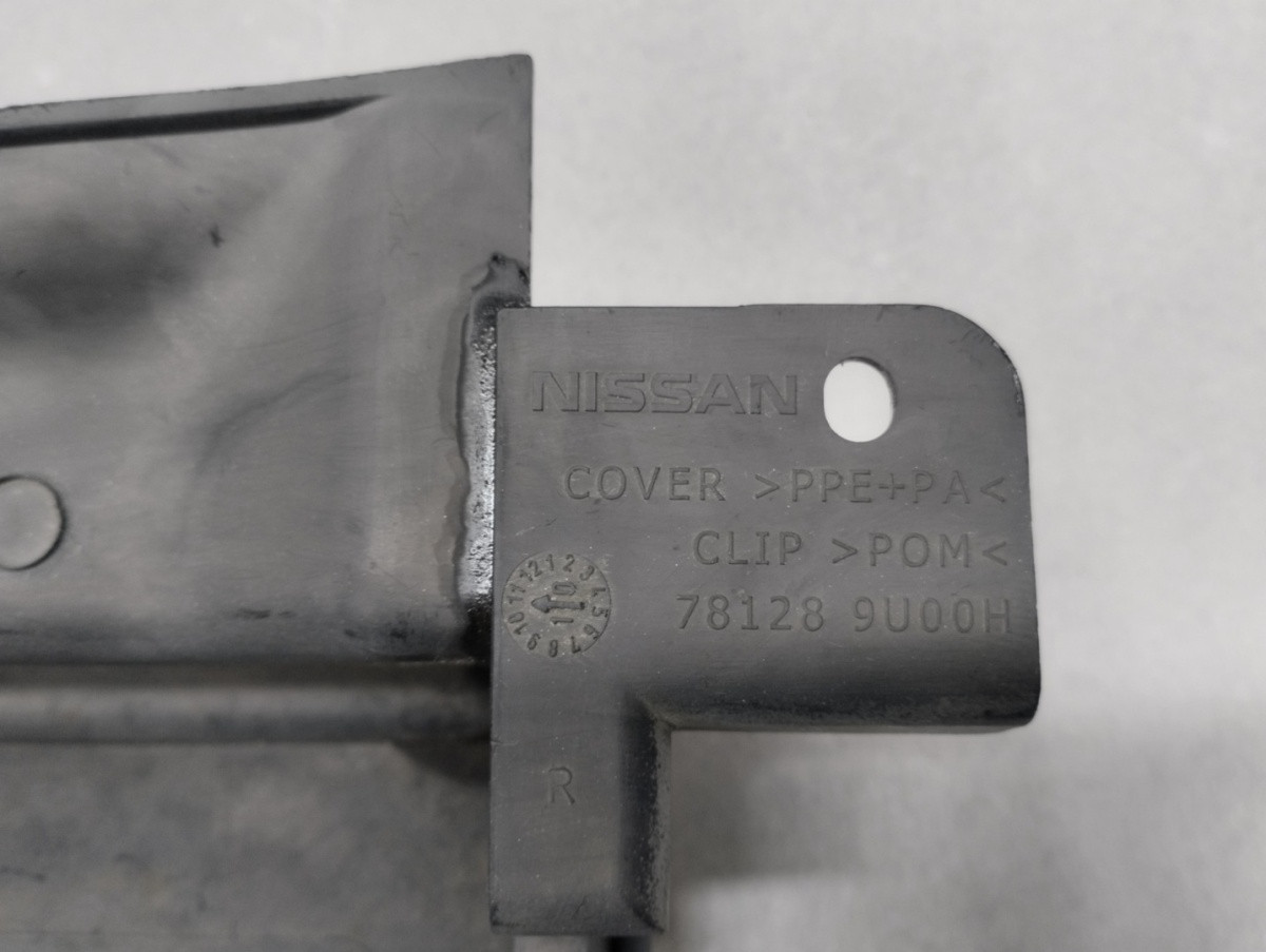 Zijskirt Rechts Onder de lamp NISSAN NOTE I 06-12 78128-9u00H Dorpel P16633