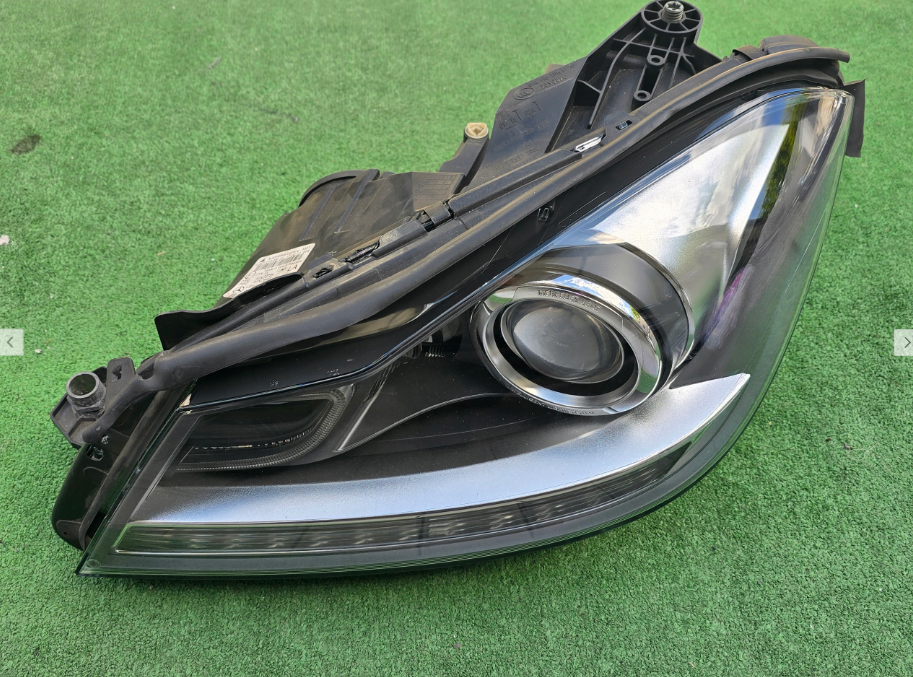 Koplamp MERCEDES C-FACELIFT W204 facelift BI-XENON TURNING FRONT LAMP A2048204339