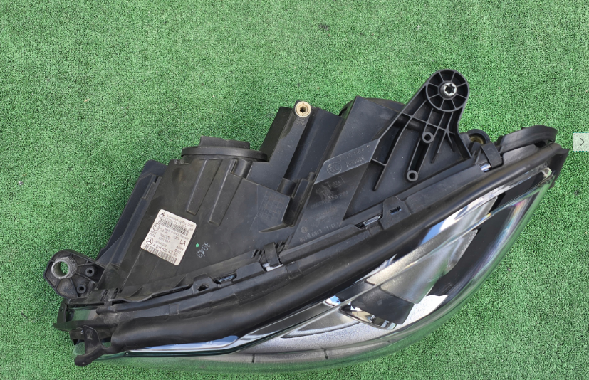 Koplamp MERCEDES C-FACELIFT W204 facelift BI-XENON TURNING FRONT LAMP A2048204339