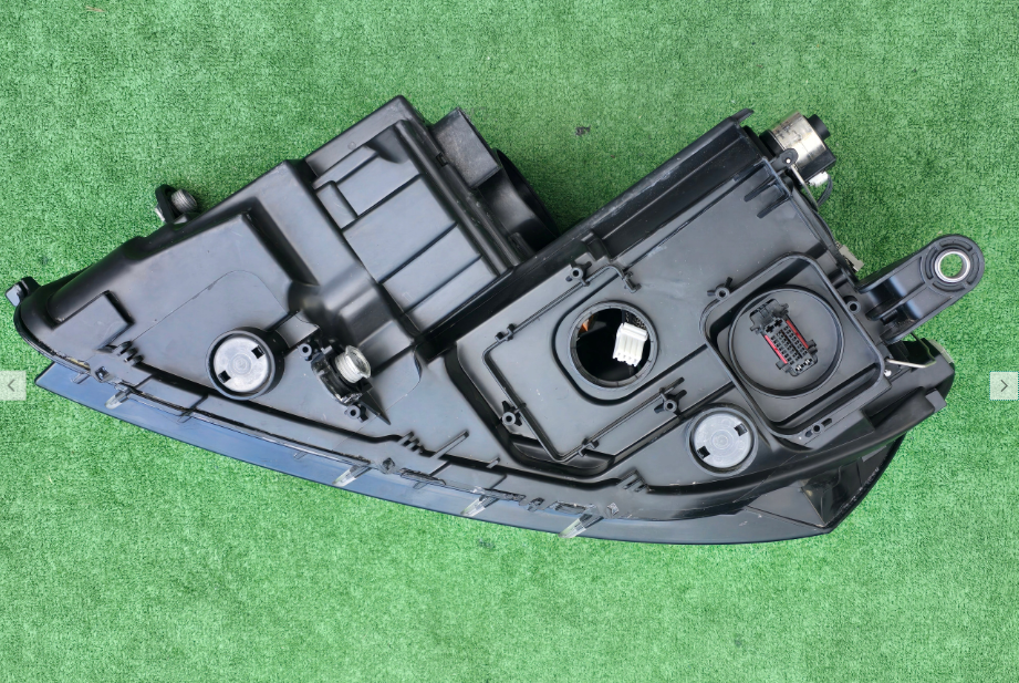 Koplamp Volkswagen PASSAT B7 3AB BI-XENON TURNING FRONT LAMP