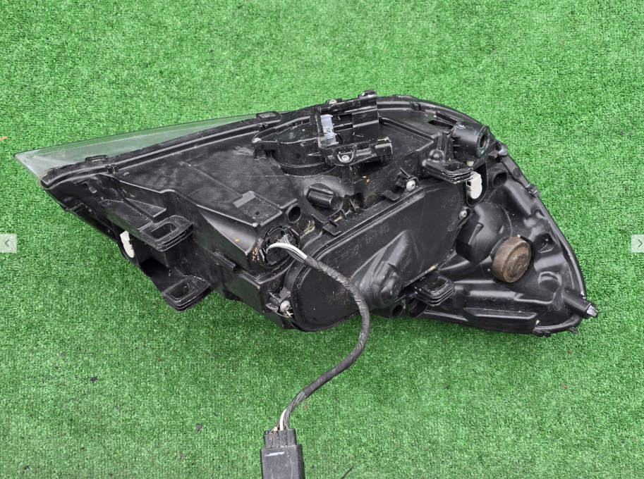 Koplamp VOLVO S60 V60 BI-XENON TURNING HEADLAMP 31299990-LH