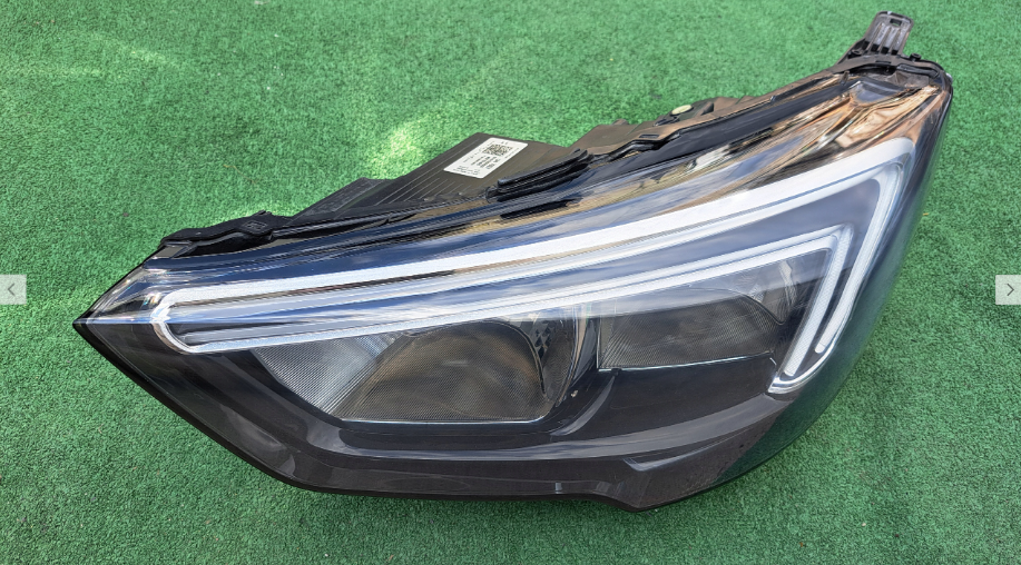 Koplamp OPEL CROSSLAND X FRONT LAMP STANDARD + LED