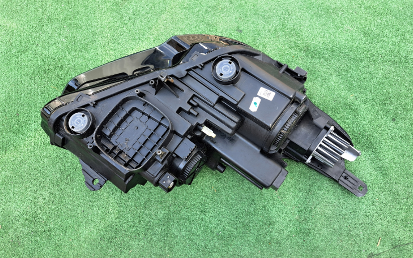 Koplamp OPEL CROSSLAND X FRONT LAMP STANDARD + LED