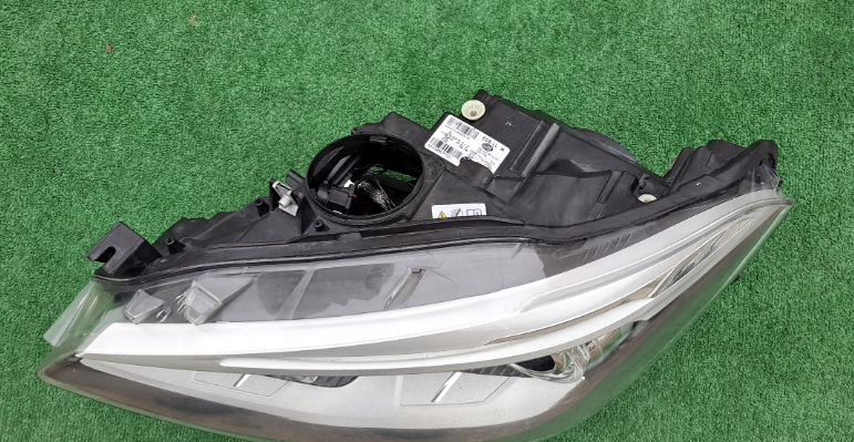 Koplamp BMW 1 I F20 F21 BI-XENON HEADLAMP 1EL010741-21/AK