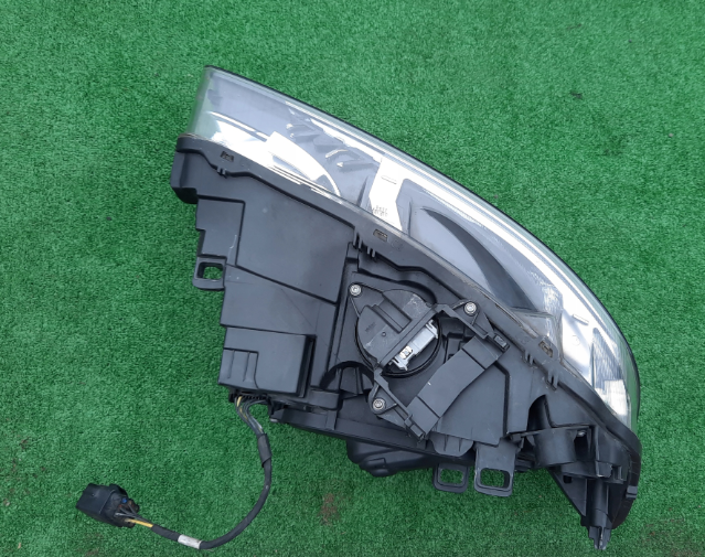 Koplamp VOLVO S60 V60 FACELIFT BI-XENON TURNING FRONT LAMP 31420261