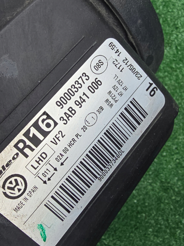 Koplamp Volkswagen PASSAT B7 3AB STANDARD HEADLAMPS 3AB941006 3AB941005