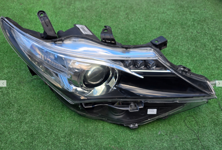 Koplamp TOYOTA AURIS 2 II LENS+ LED FRONT LAMP 89909424
