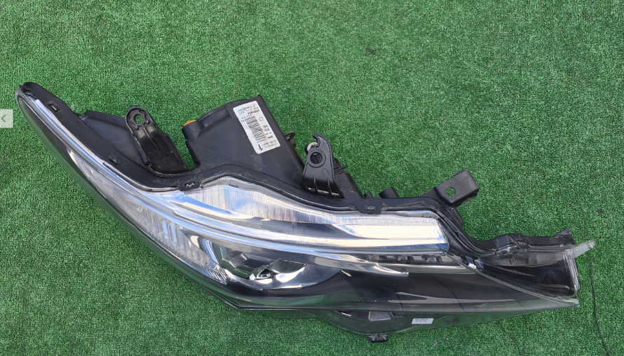 Koplamp TOYOTA AURIS 2 II LENS+ LED FRONT LAMP 89909424