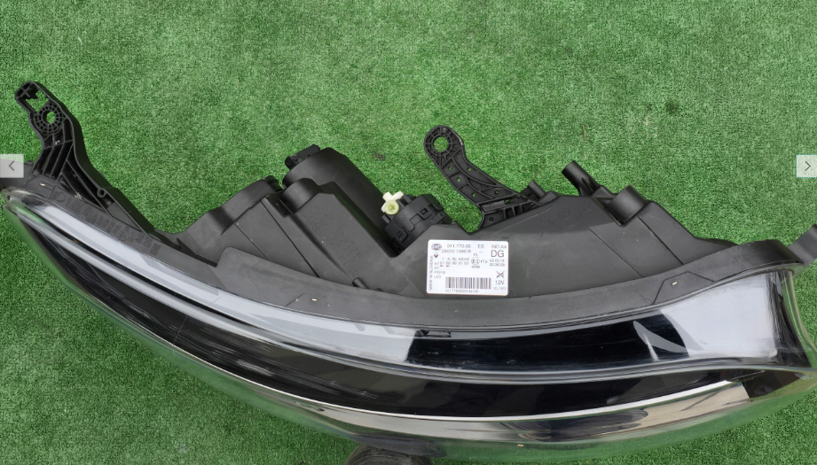 Koplamp RENAULT KADJAR LENS+ LED FRONT LAMP 260101096R