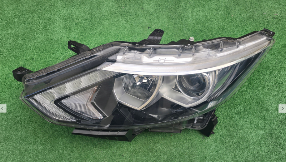 Koplamp NISSAN QASHQAI 2 II J11 LENS+ LED FRONT LAMP