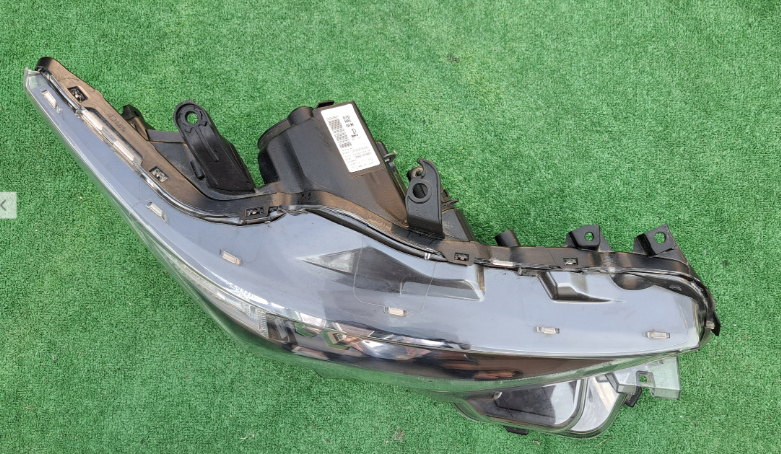 Koplamp TOYOTA AURIS 2 II FACELIFT LENS + LED FRONT LAMP