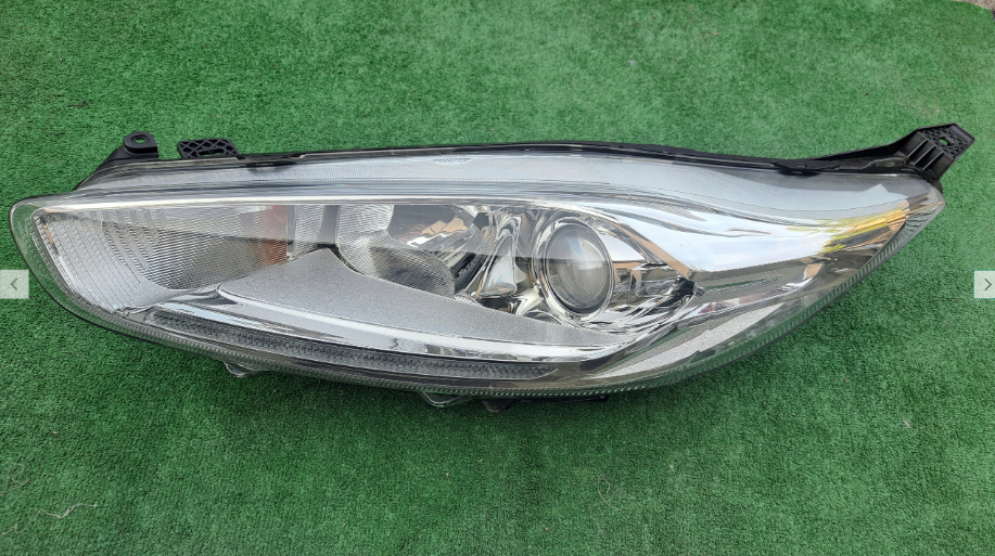 Koplamp FORD FIESTA MK7 FACELIFT LENS + LED HEADLAMP