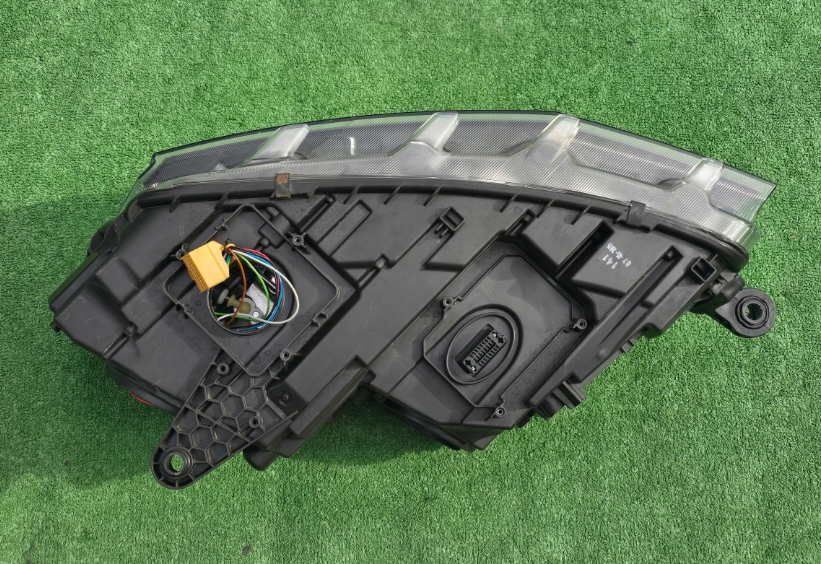 Koplamp SKODA OCTAVIA 3 III 5E1 BI-XENON TURNING FRONT LAMP