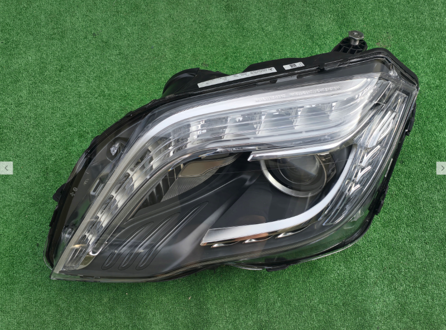 Koplamp MERCEDES GLK W204 FACELIFT BI-XENON TURNING FRONT LAMP A2048202339