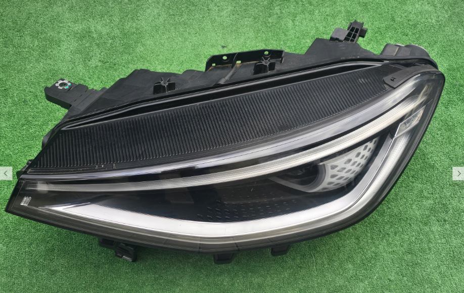 Koplamp Volkswagen ID4 FULL LED HEADLAMP 11B.941.035.M