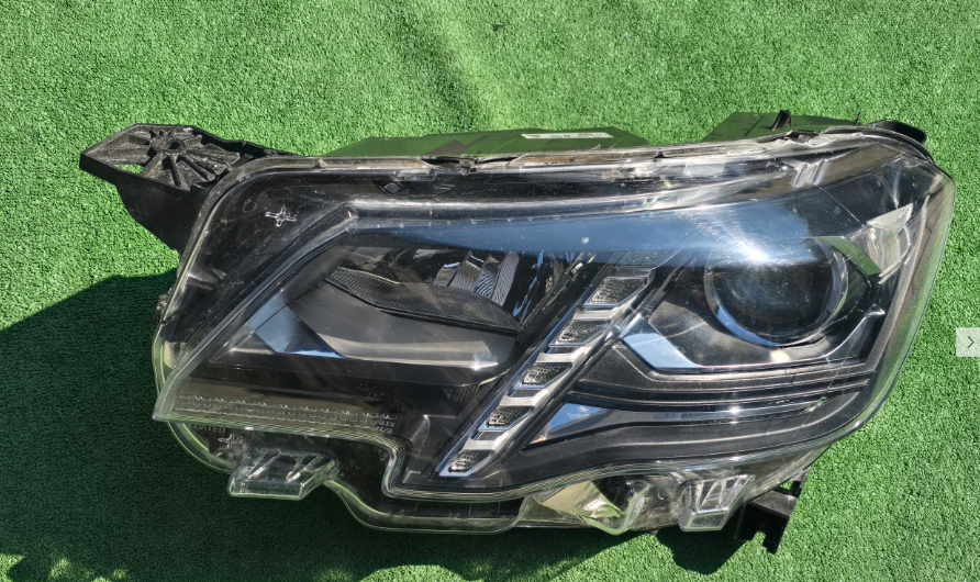 Koplamp PEUGEOT RIFTER LENS+ LED FRONT LAMP 9816827280