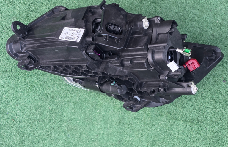 Koplamp SKODA SUPERB 2 II FACELIFT BI-XENON FRONT LAMP 3T1.941.016.H