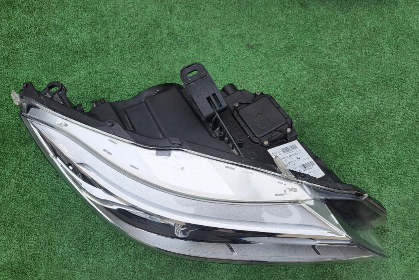 Koplamp BMW Z4 E89 FACELIFT BI-XENON TURNING FRONT LAMP 1ZS011280-42/AG