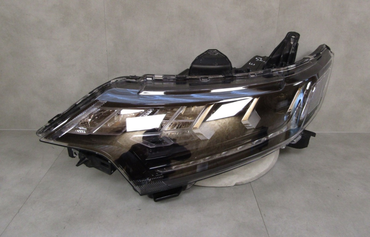 KOPLAMP MITSUBISHI OUTLANDER III 3 FACELIFT VOLLEDIG LED 18- LH LINKS 4BX19 8301D3 31 S1880/K5/15D