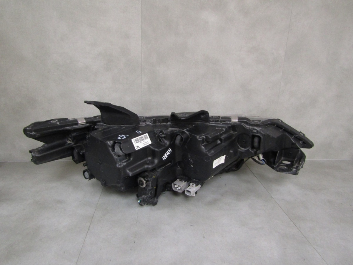 KOPLAMP MITSUBISHI OUTLANDER III 3 FACELIFT VOLLEDIG LED 18- LH LINKS 4BX19 8301D3 31 S1880/K5/15D